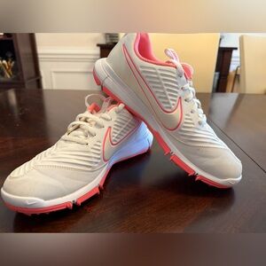 Nike Women's Athletic Shoes in White and Pink-Excellent Condition